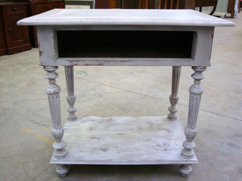 Small walnut niche table