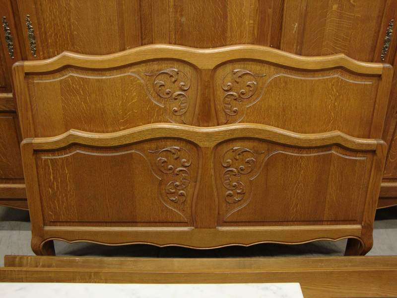 Suite of 1 Wardrobe, pair of bedside cabinet and oak bed