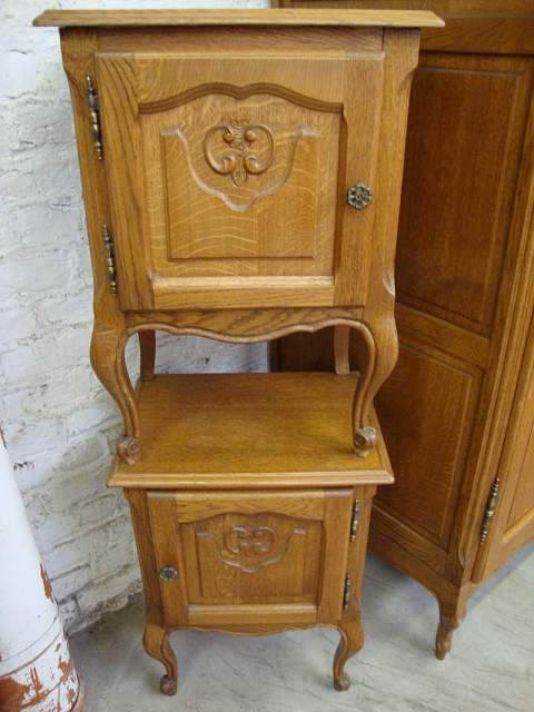 Suite of 1 Wardrobe, pair of bedside cabinet and oak bed