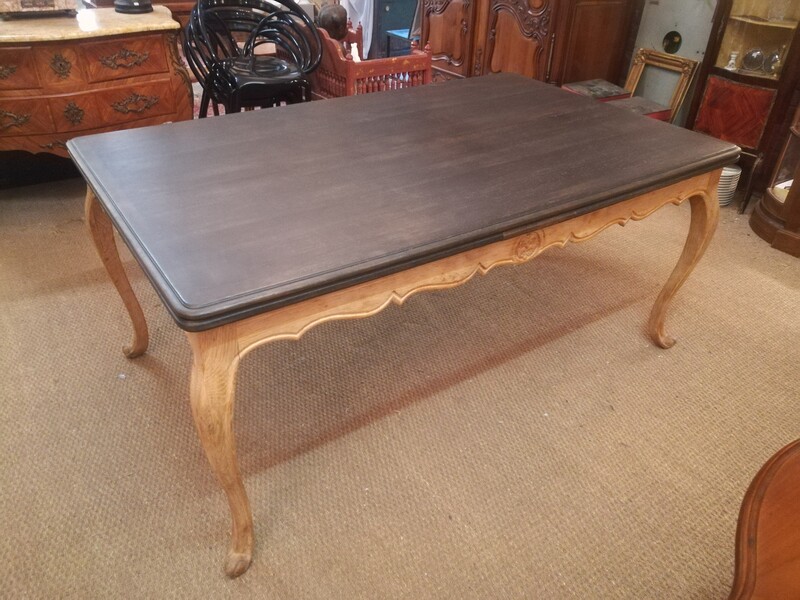 Raw oak and black patina Louis XV style extending table