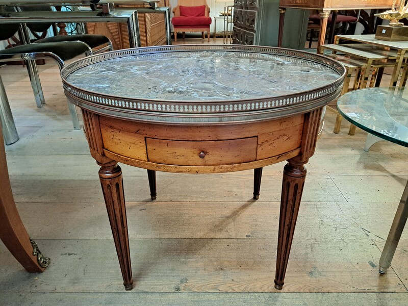 Bouillotte coffee table in cherry wood and marble top