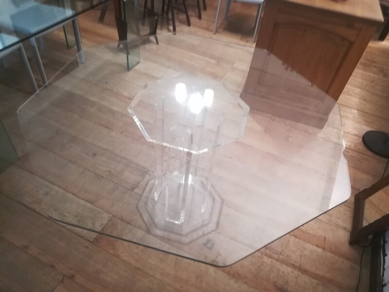 Glass and plexiglas hexagonal table